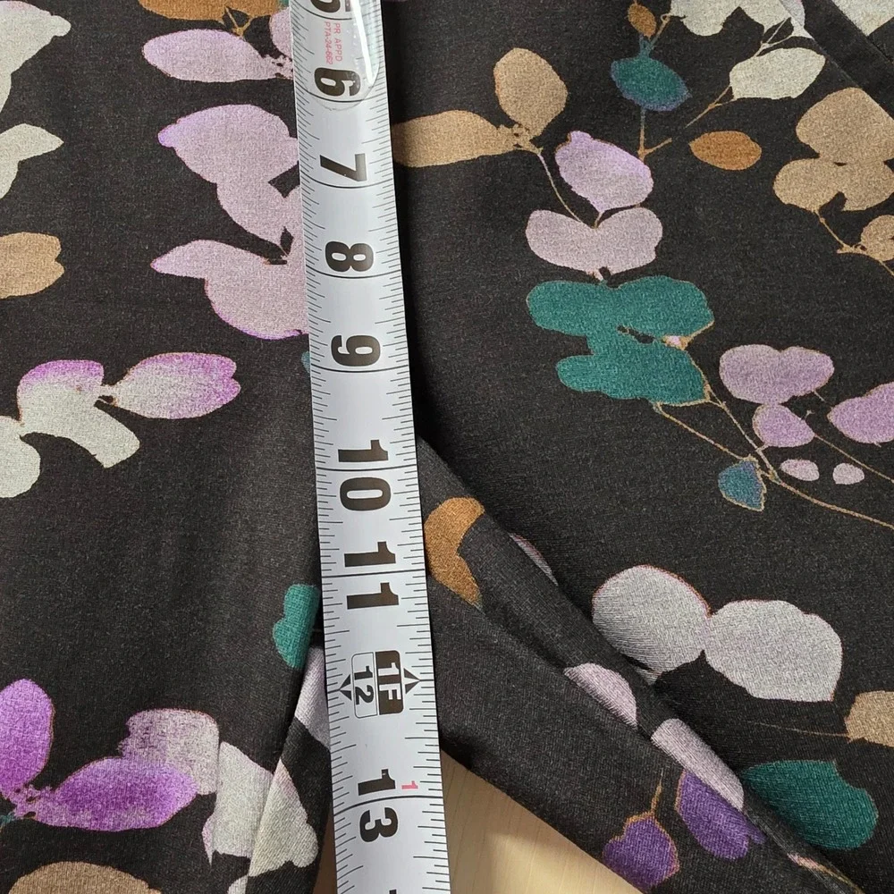 Chicos Brigit Slim Ankle Pants Womens 1 US 8‎ Black Purple Botanical Leaf Print